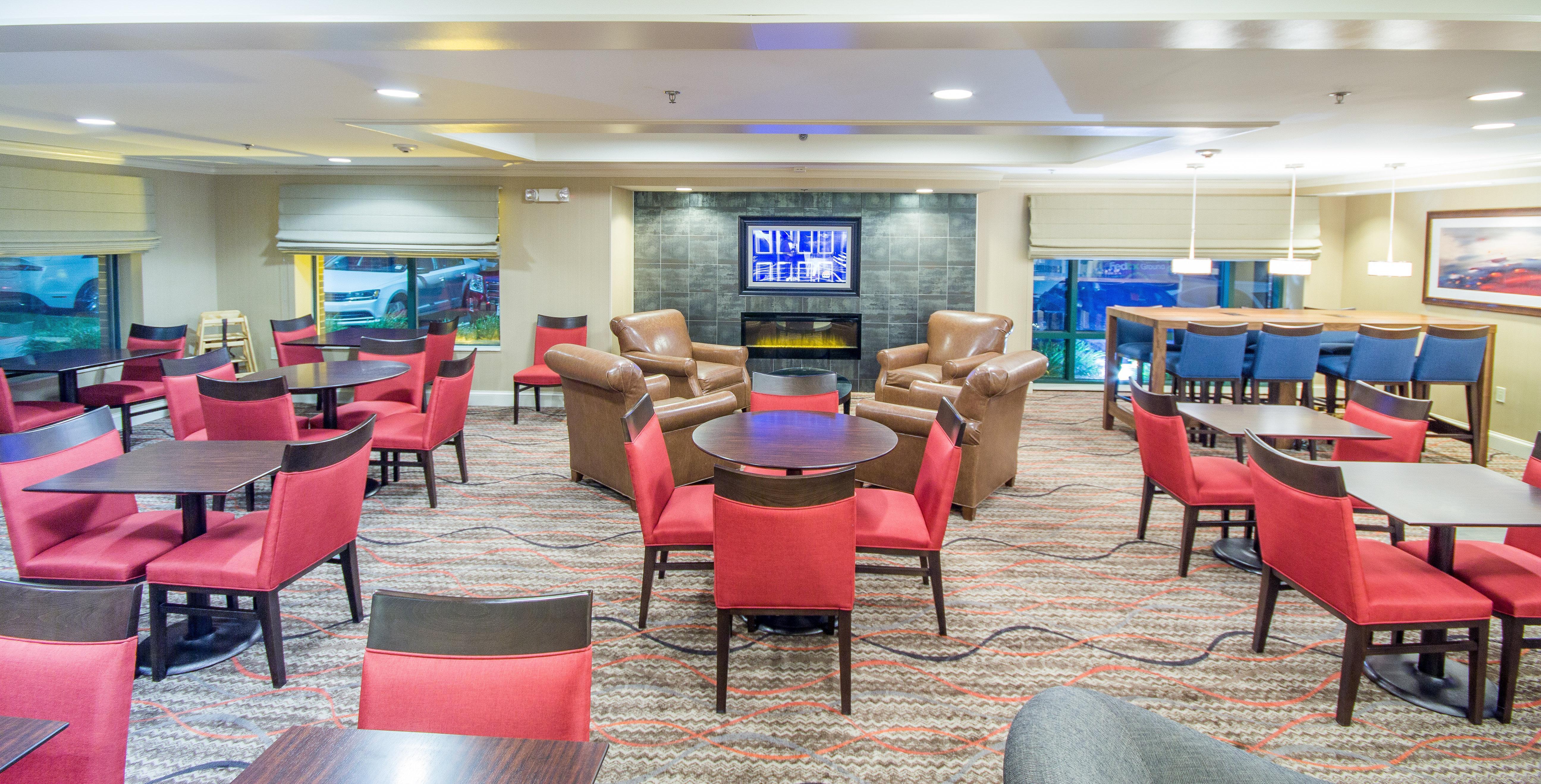 Holiday Inn Express Hotel & Suites Auburn By Ihg Εξωτερικό φωτογραφία