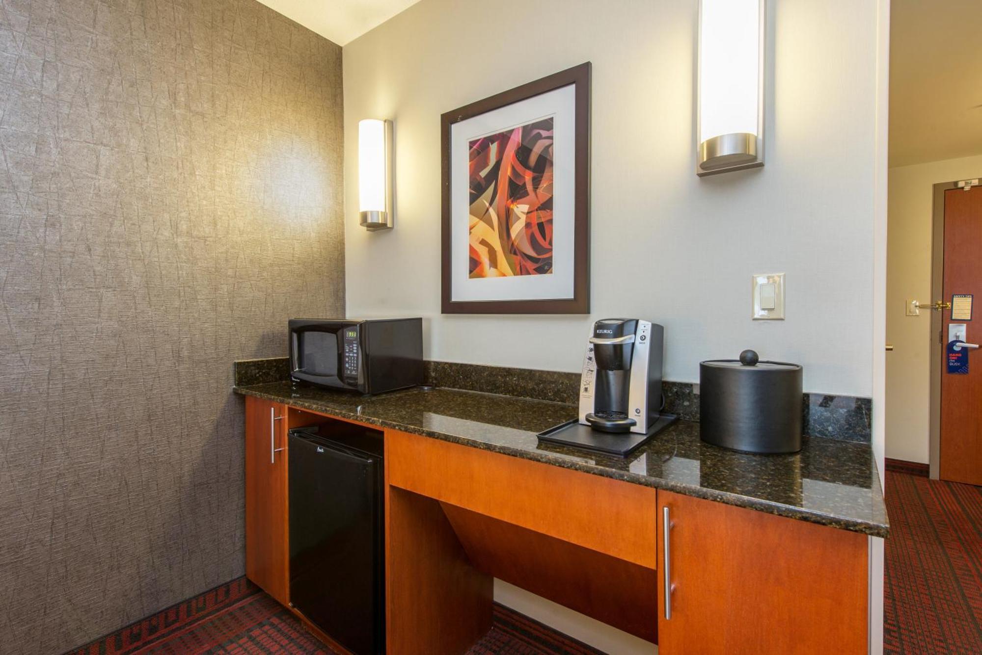 Holiday Inn Express Hotel & Suites Auburn By Ihg Εξωτερικό φωτογραφία